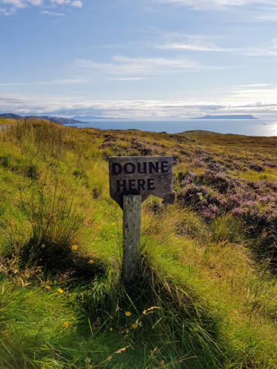 Doune Here Sign