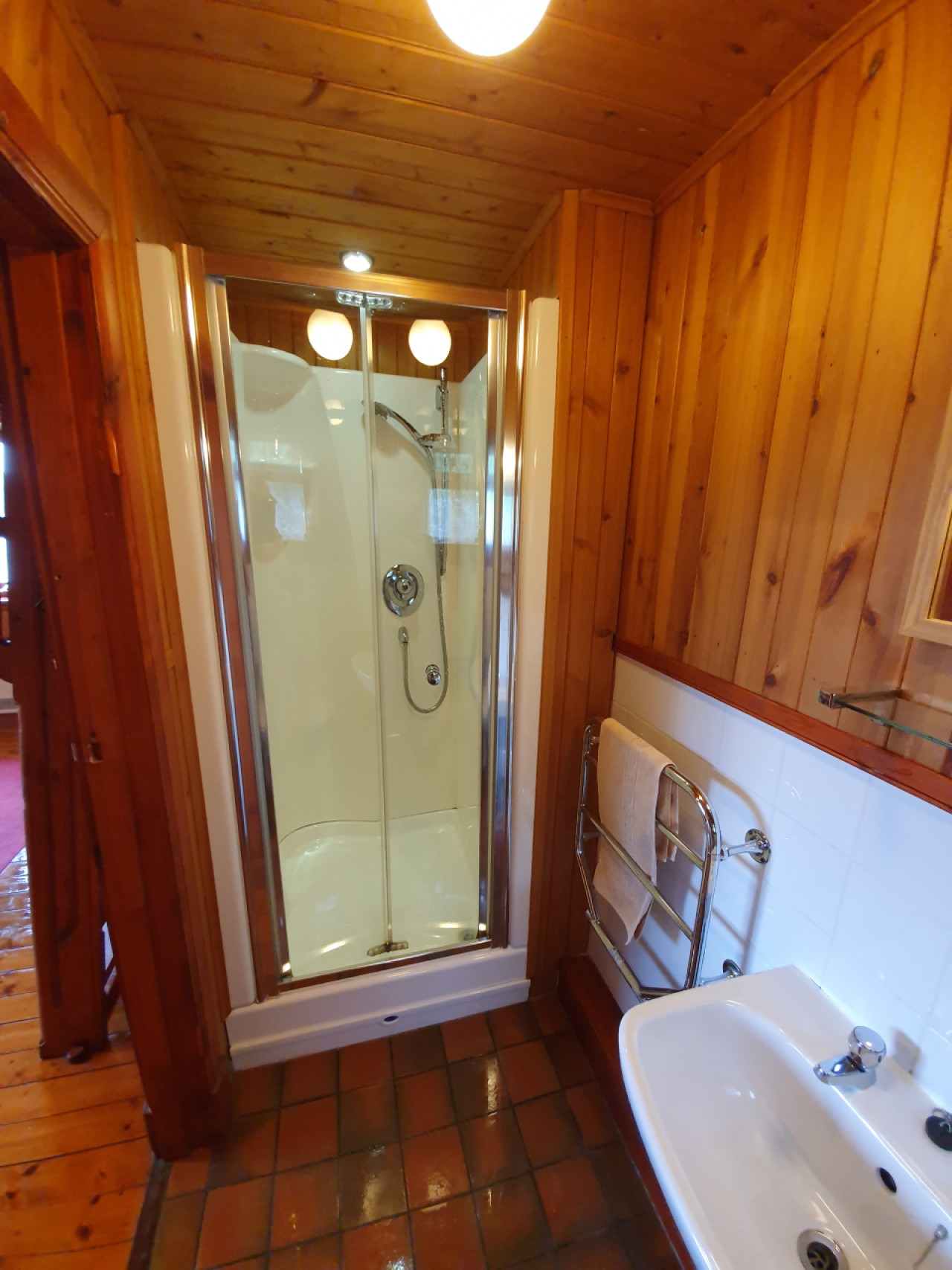 Stone Lodge Bathroom