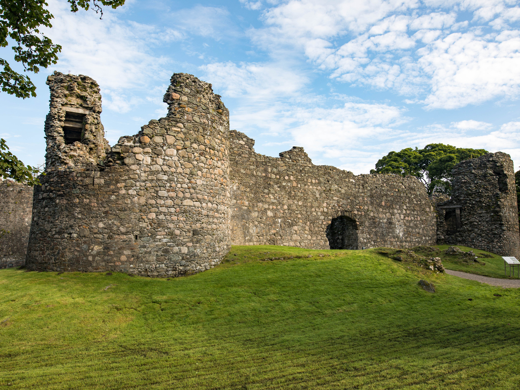 Activity Old Inverlochy Castle